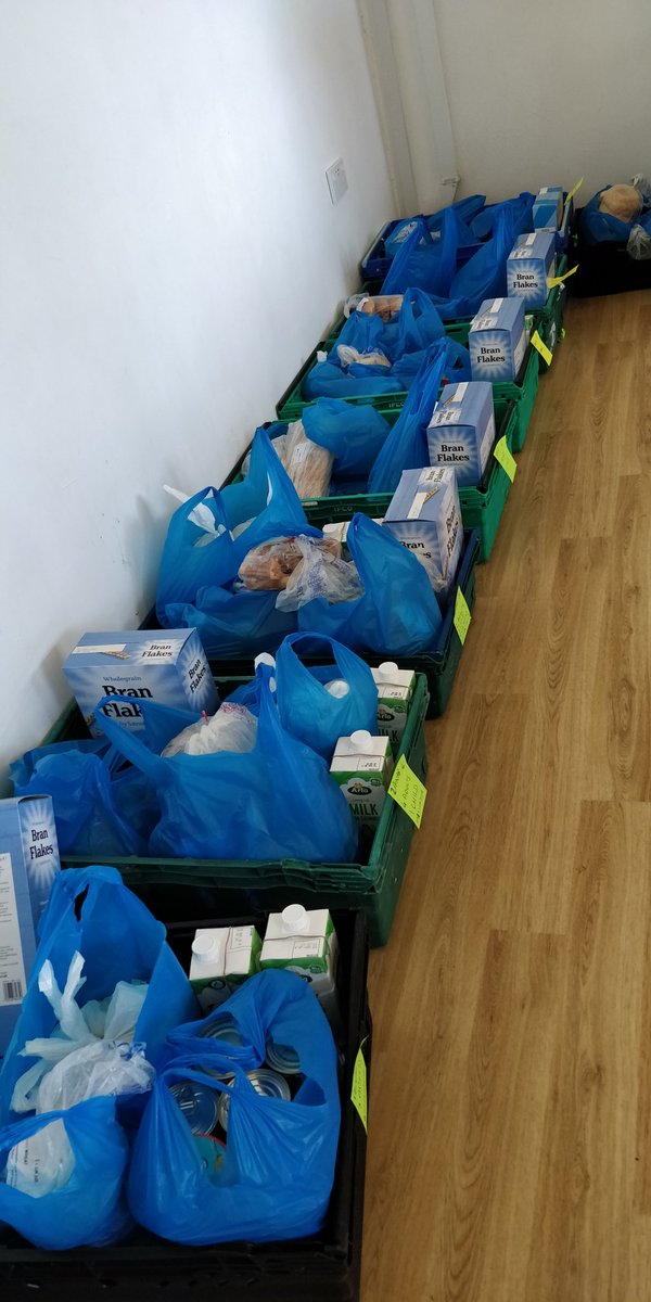 Love it when work and life collide like this. Here's <a href="/UnLtd/">UnLtd</a> #AwardWinner Joydeep, Mish and team from Brighton Cauldron supplying #brightonandhove's sheilding BAME communities with food parcels using my local #CommunityBusiness as a hub: The Barn <a href="/WestdeneGreen/">Friends of Westdene Green</a> #socent 🏆