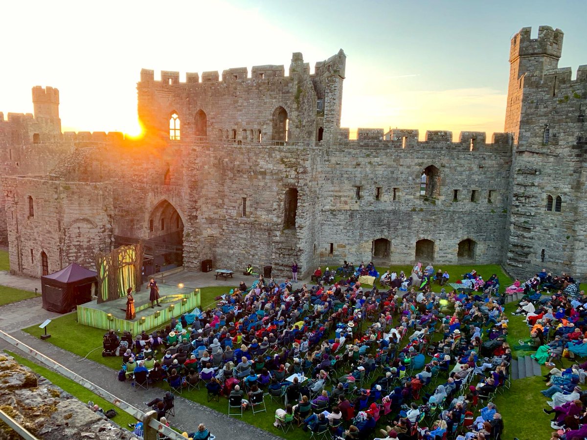 TLCMuk's tweet photo. Flashback to #TLCMDream on Midsummer's eve last year! We were at the glorious Caernarfon Castle; oh to be back there now.. We still have the show available to view on https://t.co/6IasKqqin4. If you haven't seen it have a little look. We hope you are enjoying the sun, stay safe https://t.co/HDBO5NwdfT