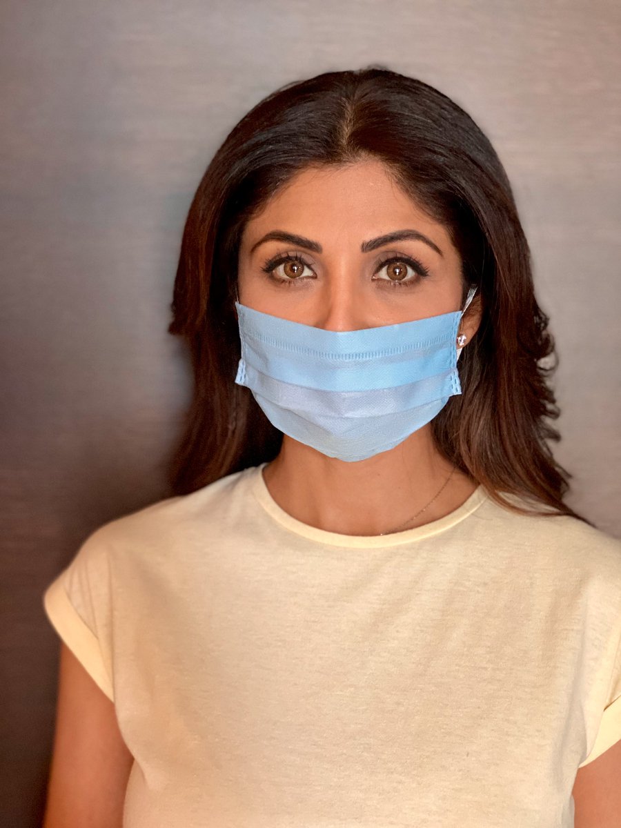 Mat samjho isse ek useless task, Bahut zaruri hai thik se pehenna apna mask!😷 Let’s do our bit to defeat #COVID19. Extending gratitude to @mybmc for this wonderful initiative. @DighavkarKiran #MaskUpChallenge #WearAMask #NaToCorona #MaskIsMust