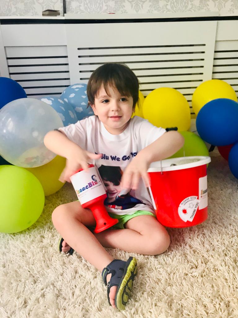 Please retweet we are Trying to raise money for cancer treatment for our little boy would deeply appreciate a retweet please 🙏💙🙏💙🙏  <a href="/MarcusRashford/">MR14</a> <a href="/HKane/">Harry Kane</a> <a href="/HarryMaguire93/">Harry Maguire</a> <a href="/ScottMctominay9/">Scott McTominay Brasil 🏴󠁧󠁢󠁳󠁣󠁴󠁿🇧🇷</a> <a href="/Kimzolciak/">Kim ZolciakBiermann</a>
Just giving link in bio 💙💙💙