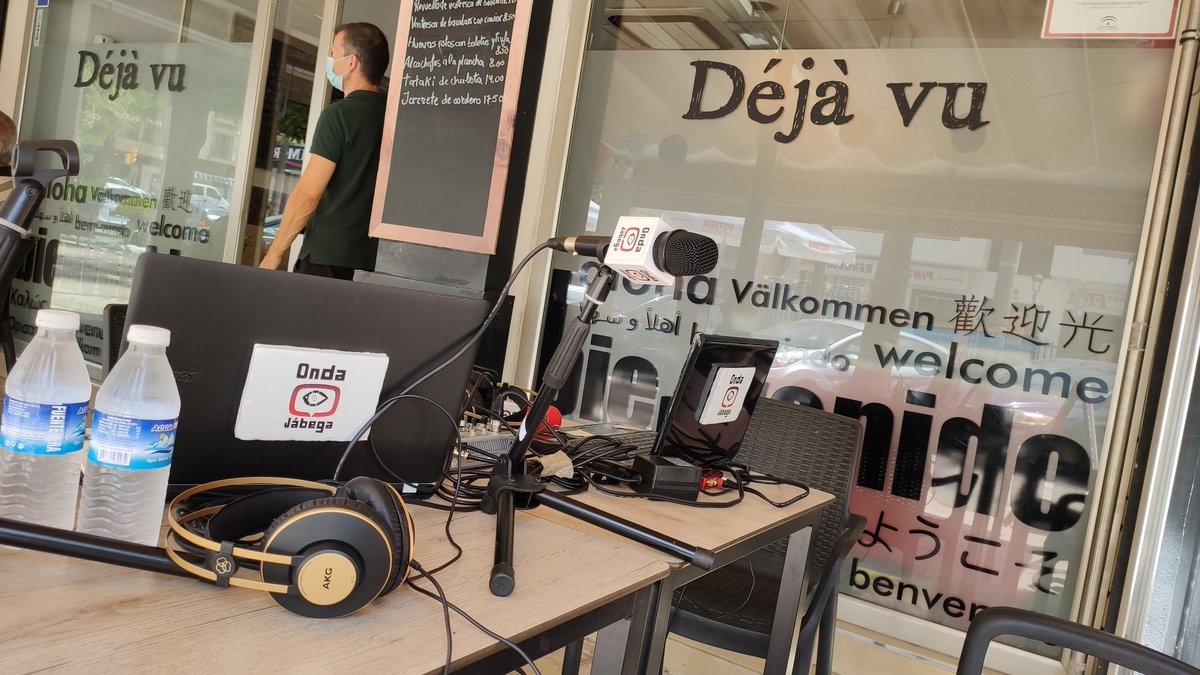 Estamos en #Directo en nuestro #EspecialSanJuan desde Restaurante Déjà Vu con asociaciones, responsables públicos y artistas