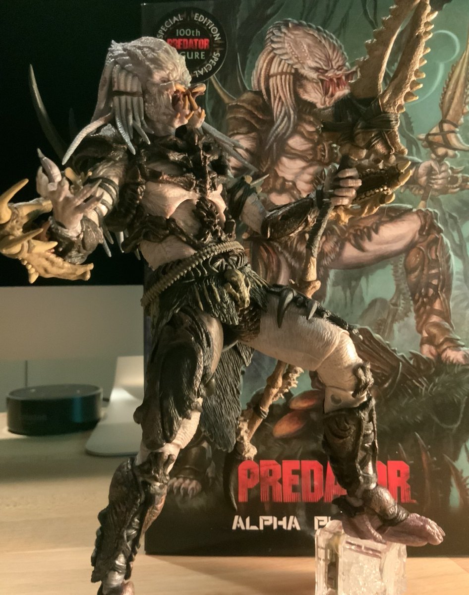 Marver Ck No Twitter 久しぶりにネカデター購入 このアルファプレデターめちゃんこカッコいい 無骨な感じのアーマーに 初代で没案になったプレデターデザインをインスパイアしたマスクとか最高 装備も豊富で情報量多いのも嬉しい ボックスアートもかっこよすぎ