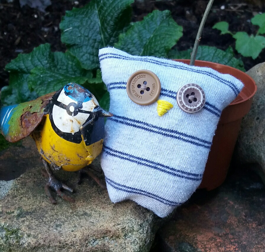 NCLCarers's tweet photo. Activity 6 of Lockdown Creative with @obsesivcreativ is Sock Friends! Have fun creating &amp; enjoy experimenting with different patterned/plain socks &amp; button sizes! We'd love to see your creations. To get involved with #LockdownCreative> https://t.co/5TWf3fzB5u
#Newcastle #carers https://t.co/Jmc4sbSBsi