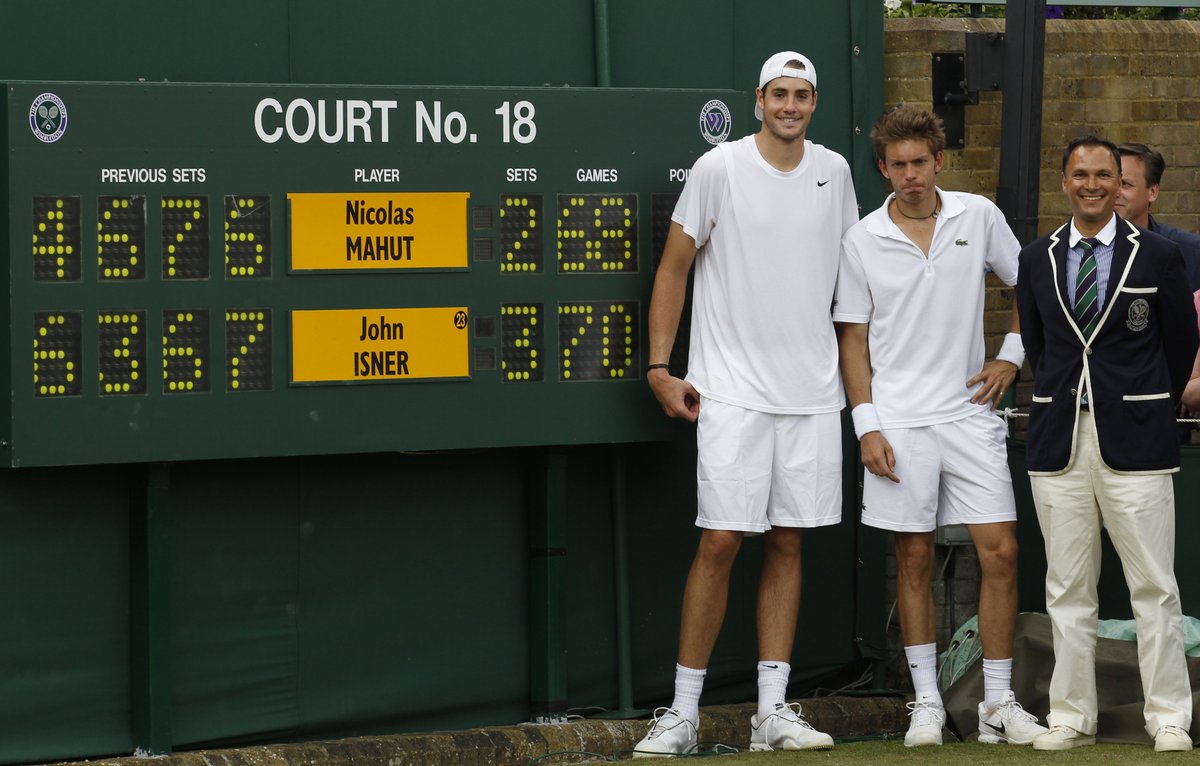 Wimbledon's tweet image. ⏱ 11 hours, 5 mins long
📆 Played over 3 days
🎾 Longest professional match in history

10 years ago today, @JohnIsner &amp;amp; @nmahut entered #Wimbledon folklore…
