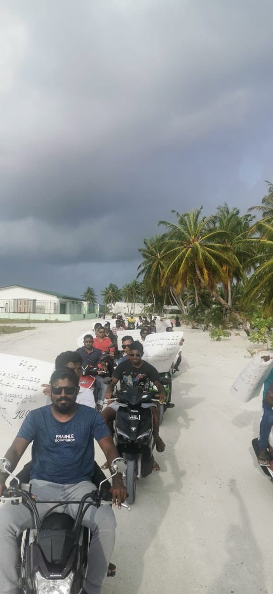 TEAMmaldives's tweet photo. Our members continue voiceout against the proposed amendments on Emp Act, delaying of MW, delayed &amp; difficult process on income support, mass dismissal of workers, @MoEDmv must act now to address &amp; resolve these concerns,workers cannot survive more w/o support @faya_i @ibusolih https://t.co/rUgv0qNinm