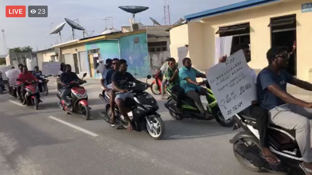 MateyZakir's tweet photo. ވަޒީފާގެ ޤާނޫނަށް ހުށަހަޅައިފައިވާ އިސްލާހުތަކުން  މަސައްކަތްތެރިން އިތުރަށް ނިކަމެތިކުރުމާއި، މިނިމަމްވޭޖުލަސްވުމާއި،މުސާރަ ނުލިބި ވަޒީފާގެއްލިފައިވާ ފަރާތްތަކަށް ސަރުކާރުންދޭ އިންކަމް ސަޕޯޓް ލަސްވެ  މަސައްކަތްތެރިން ހާލުގައި ޖެހެމުންދާދިއުން ކުއްވެރިކޮށް ކަންބޮޑިވުން ފާޅުކުރުން https://t.co/iOPuXwfEdU