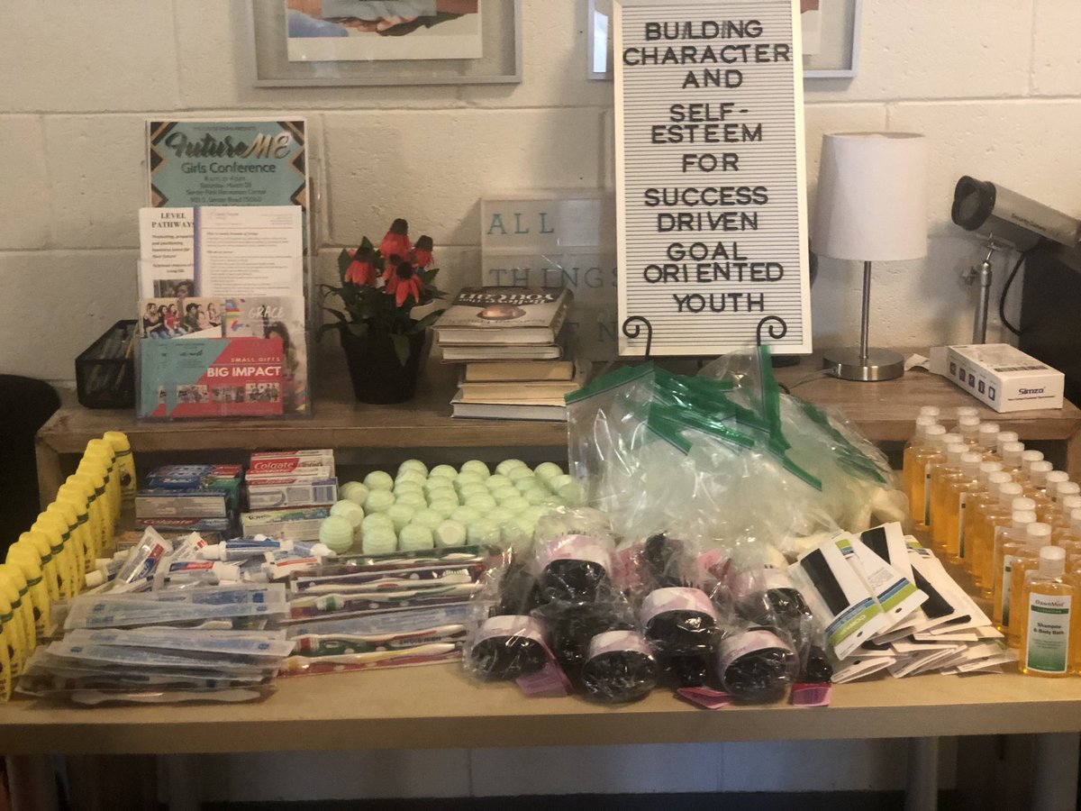 Devin_TheDean's tweet photo. Spreading love to the youth and community of Irving through an activity pack distribution! All Things Made New is in the heart of Irving and is a free non-profit youth & mentoring program. We’ve gone virtual as well! Inquire & get your youth hooked up! 🥰 #atmn https://t.co/80uj9YtCvZ