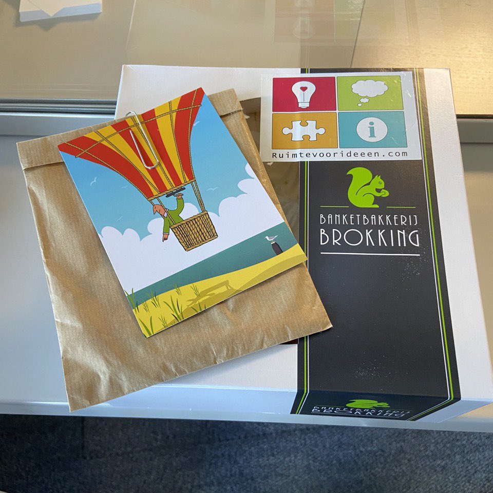 Zorgideeen's tweet photo. Vandaag een heerlijke Brokking taart met leuke Drawfood Cards gebracht bij Multipost. Bedankt voor de geweldige sponsoring van ons Helpy project. We zijn er ontzettend blij mee! ๐ #HelpyPas https://t.co/IEhecX4SJ1