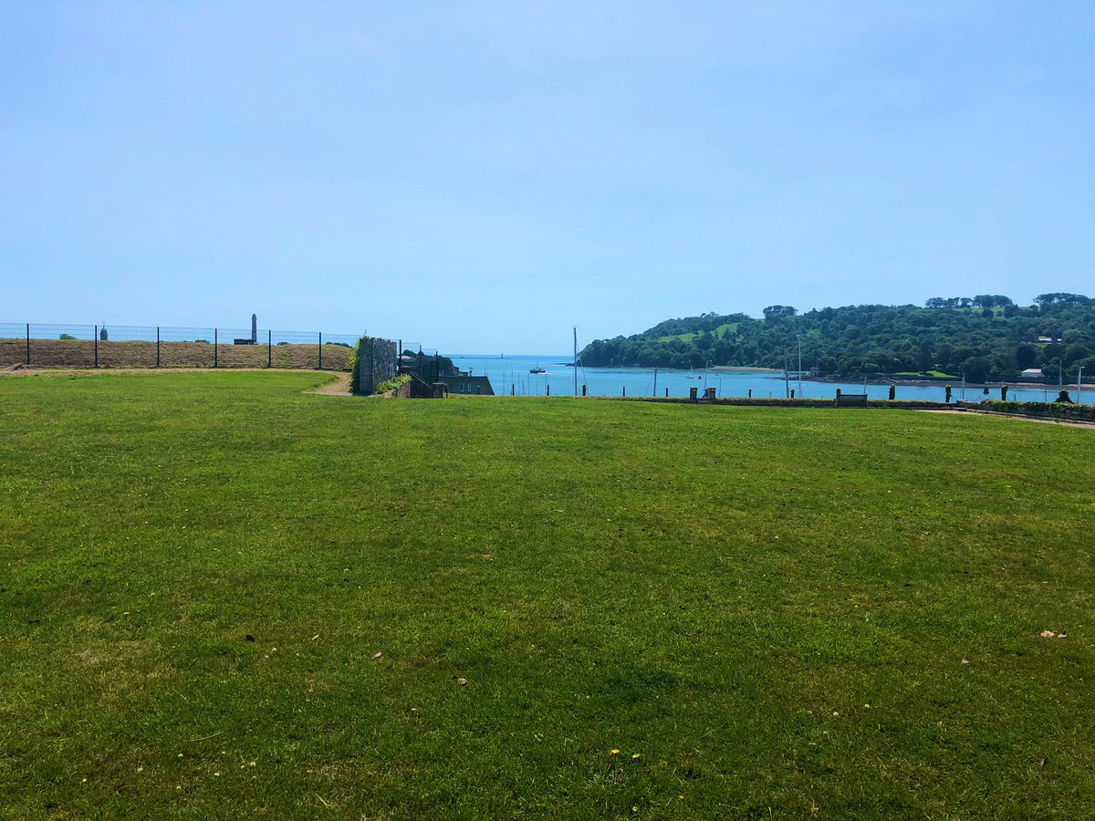 MountWise's tweet photo. What a beautiful day here @MountWise ☀️ social distancing made easy with all this outside space to enjoy! Last four properties available NOW at Leeward house, call now for an appointment on 01752 676633. 🥂☀️ #newproperty #plymouth @AMPlymouth https://t.co/0I1YMLJdtg