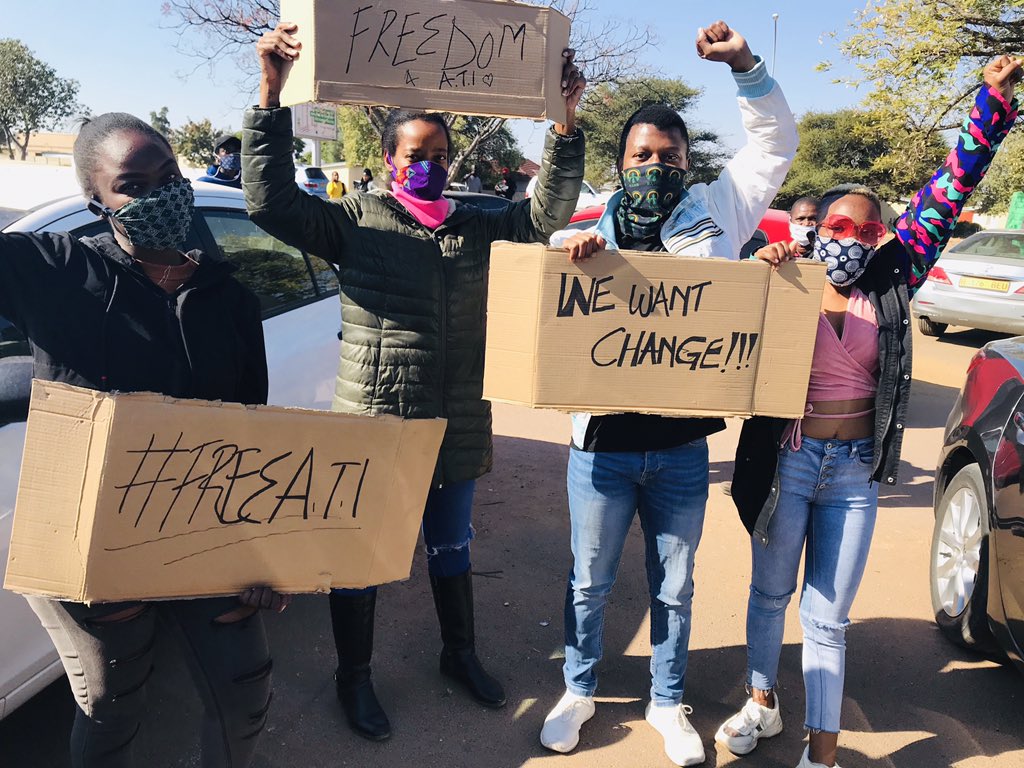 walter_sentsho's tweet photo. “I AM DOING THIS FOR THE PEOPLE “ - A.T.I.  We want change, every little step we make will take us to the future. ✊🏾✊🏾✊🏾✊🏾✊🏾 https://t.co/RDHPEGJ4z4