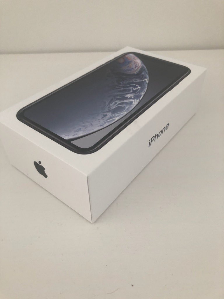 corneliadahl's tweet photo. Säljer en helt ny iPhone XS 250 GB i färgen Space Gray. 
Aldrig använd, inte ens startad. All plast sitter på fortfarande.

Säljes för 6500kr pga inget kvitto. 

Nypris 8495kr 

Obs finns på fler sidor https://t.co/GViRC8aiRk