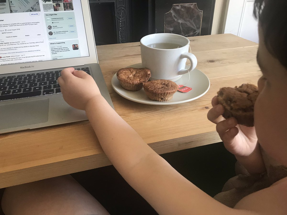 emma_au_soleil's tweet photo. @MrsLFlower Uh oh. Back to doughy rock cakes. But two quiet children, a son declaring said chewy pebble cakes to be “delicious” and an instagrammably clear desk.
You win some, you lose some 🤷🏻♀️
#MTPTproject #novicebaker https://t.co/1d9fma91hG