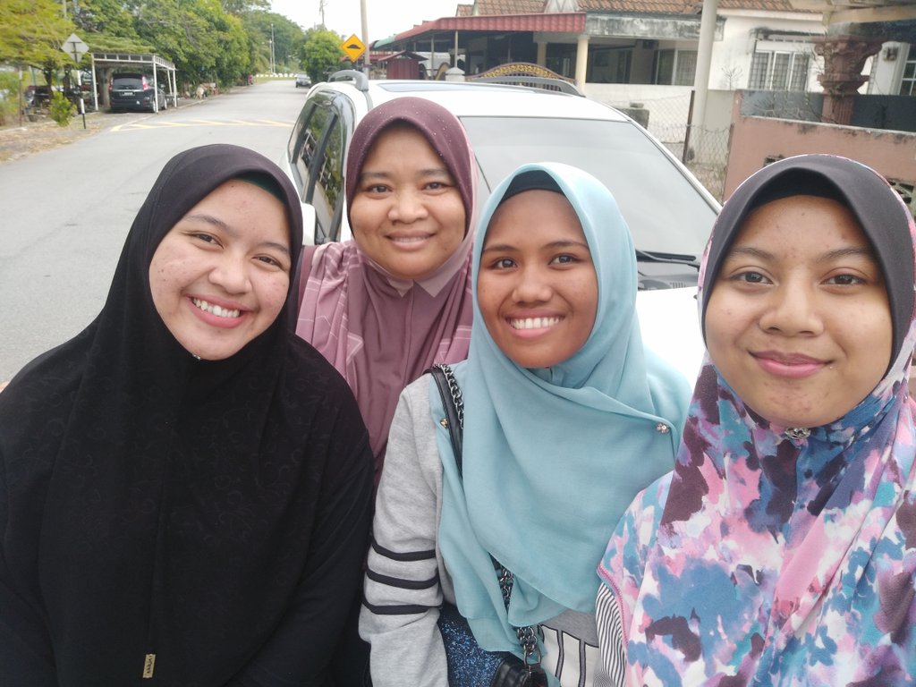 kdkdkhadijah98's tweet photo. Your mother so sociable like you too 🌹💞😘😘😘 thank you for yesterday😉 @menimino #belHELL https://t.co/xrrasqipax