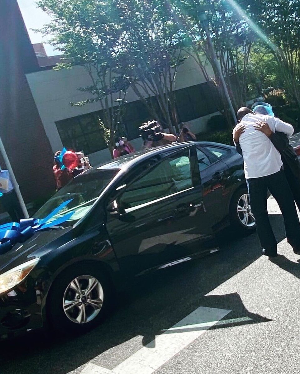 ProfilesBmore's tweet photo. You get a car! You get a car!
PROFILES was proud to play a part in #vehiclesforchange 20 Cars for 20 Families car giveaway today. @mileone @heritagemileone https://t.co/4mgk3XJDdM