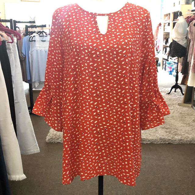 vntgdrgnfly's tweet photo. ❤️Only one red blouse left! Size Large! 41.98 https://t.co/TzRzUTri4B