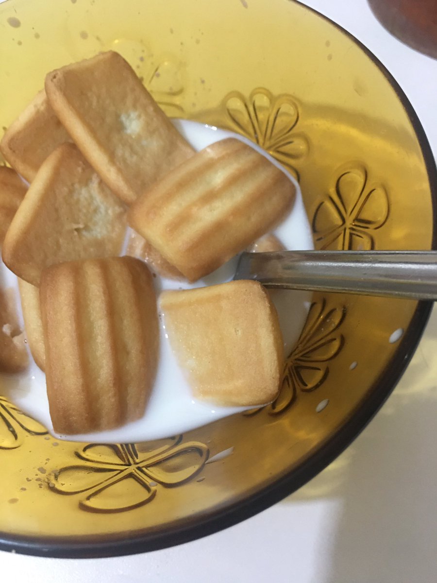 Evet hala cici bebe bisküvisi yiyorum.