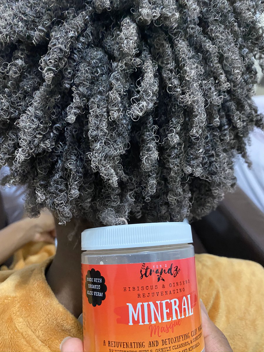 kenzstrandz's tweet image. You see the curls! 🌺 

Send us / tag us in your Mineral Masque pictures! We would love to see you #getstranded 💜💚