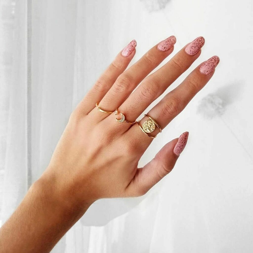 MaisonMiru's tweet image. @evaredson in our Moon and Star and Callie rings 🌙 ⭐⁠⠀
#maisonmiru #lovemadevisible ⁠⠀ instagr.am/p/CB00XBXF1Q7/