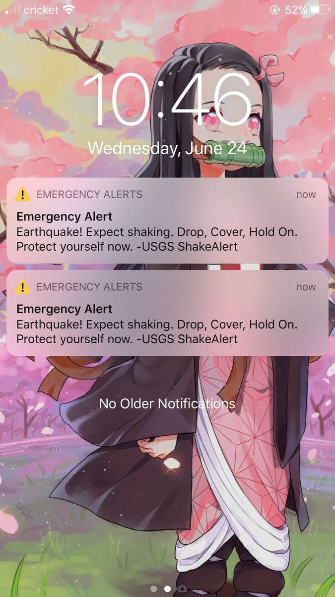 omgselina23's tweet photo. You know @CouRageJD is working out when an Earthquake Alert pops on your phone. #earthquake https://t.co/g8zqqNHskg