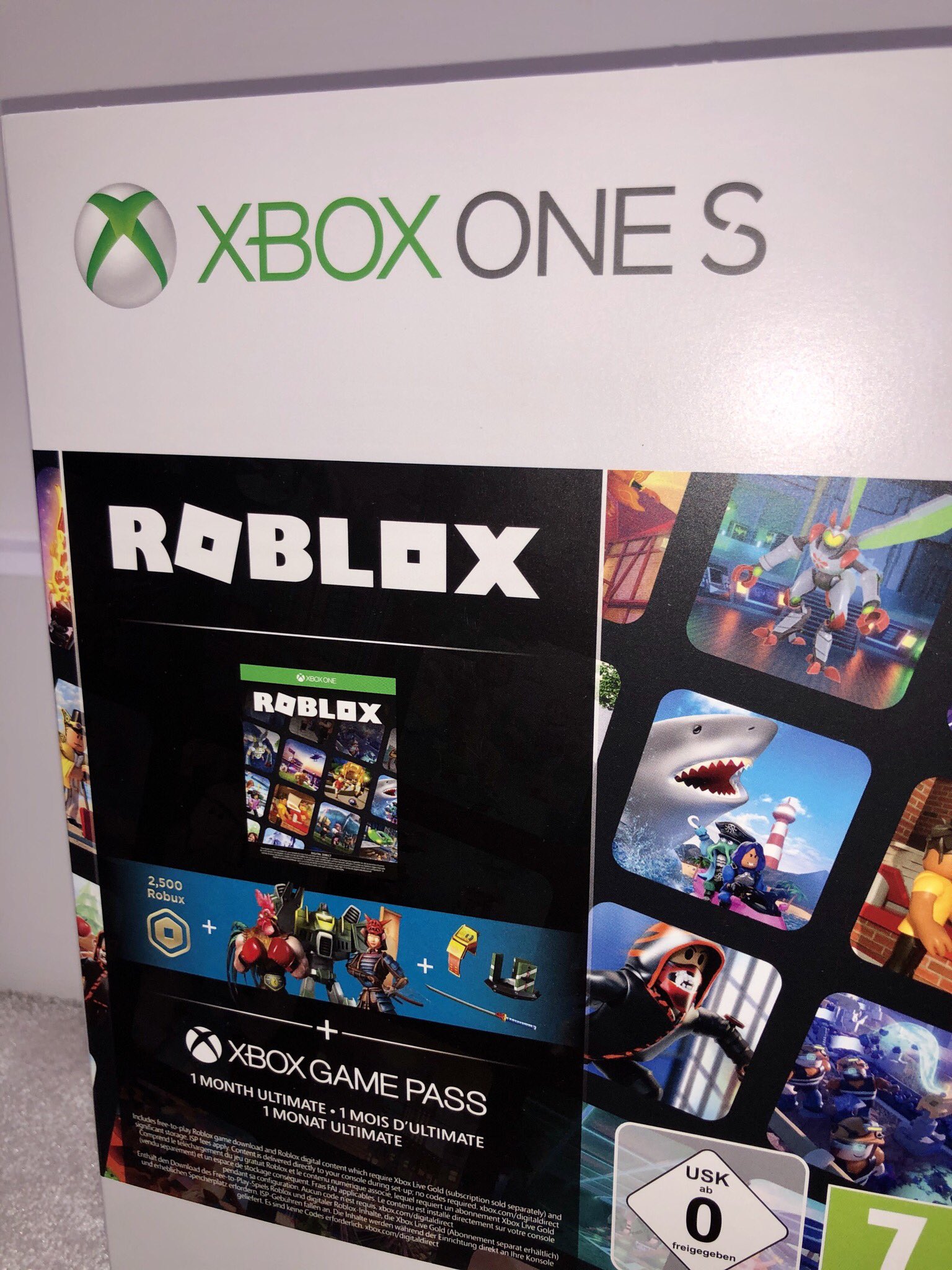 Simon On Twitter Wow Thank You Roblox For Sending Over The Roblox Xbox One Bundle Amazing To See Sharkbite Featured On The Box Art Https T Co Pmlbxygf9q - roblox on xbox 1