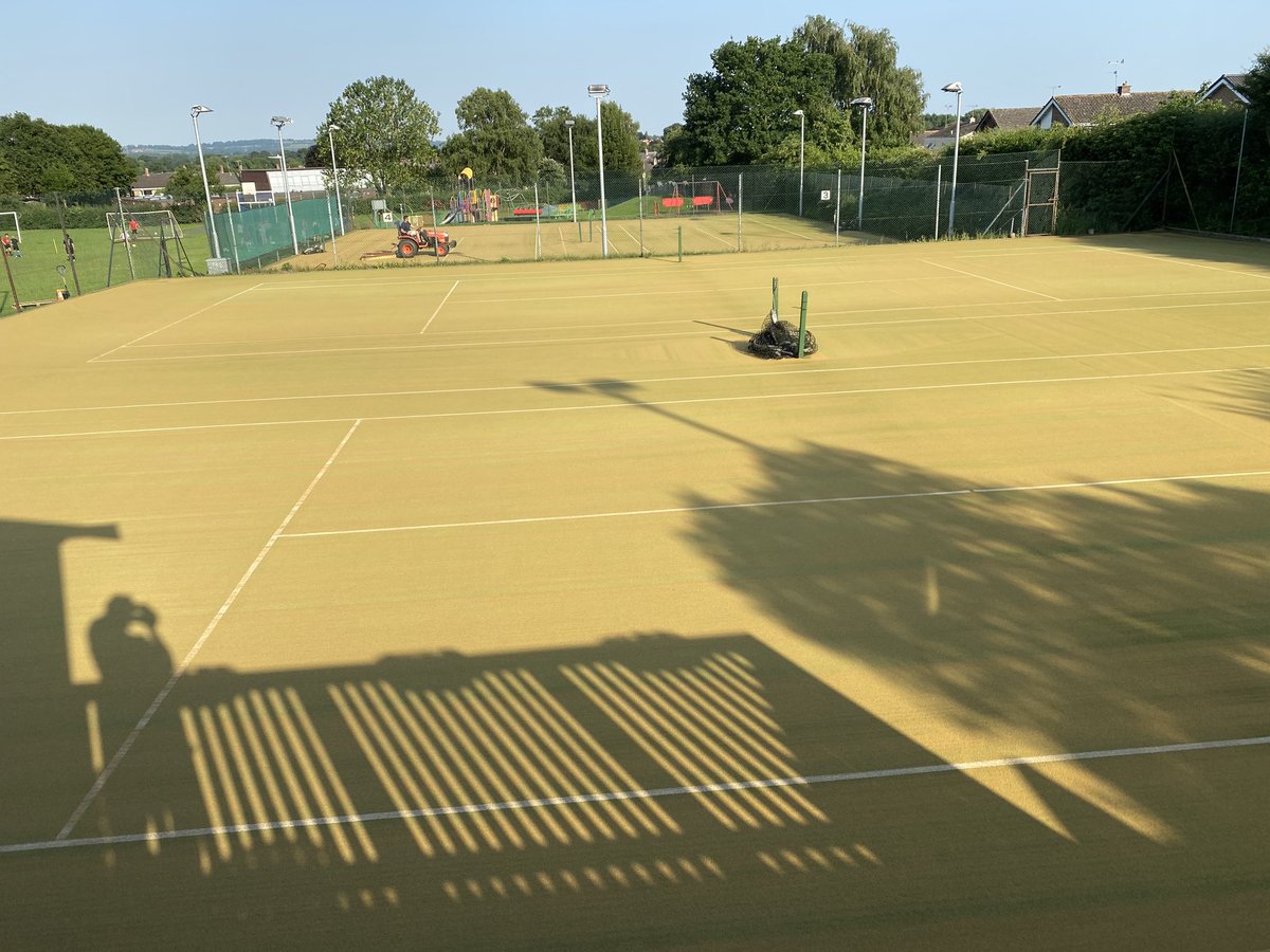 Full rejuvenation on 4 courts. Well done to Harry and Jim still hard at it !