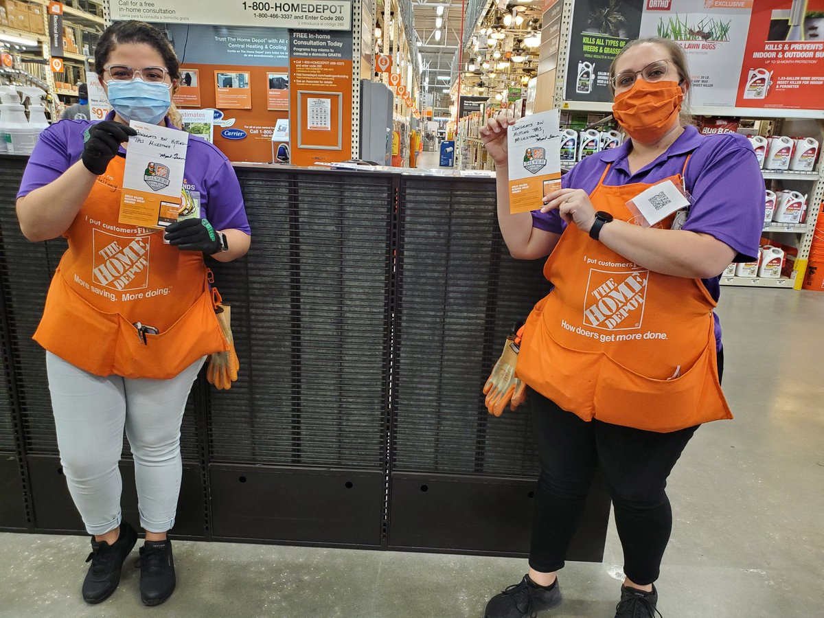 Twins today we both have our purple shirts and we both got our silver awards. We rock 😃. <a href="/SelphNicole/">Nicole Selph</a> <a href="/THDSMLisa/">Lisa Holzhauser</a>