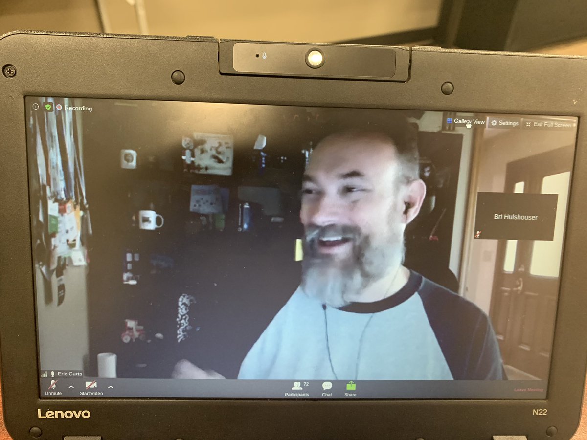 Learning about #GoogleSlides from THE <a href="/ericcurts/">Eric Curts</a>! 👩‍💻 #controlaltachieve