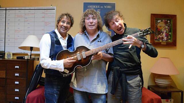 _MagaliM's tweet photo. Nantes. Mort de Claude Le Péron, le bassiste nantais de Jean-Jacques Goldman #Nantes #Musiques #Alain Souchon @presseocean https://t.co/GMewy2SuEr https://t.co/PaXBmcX0tN