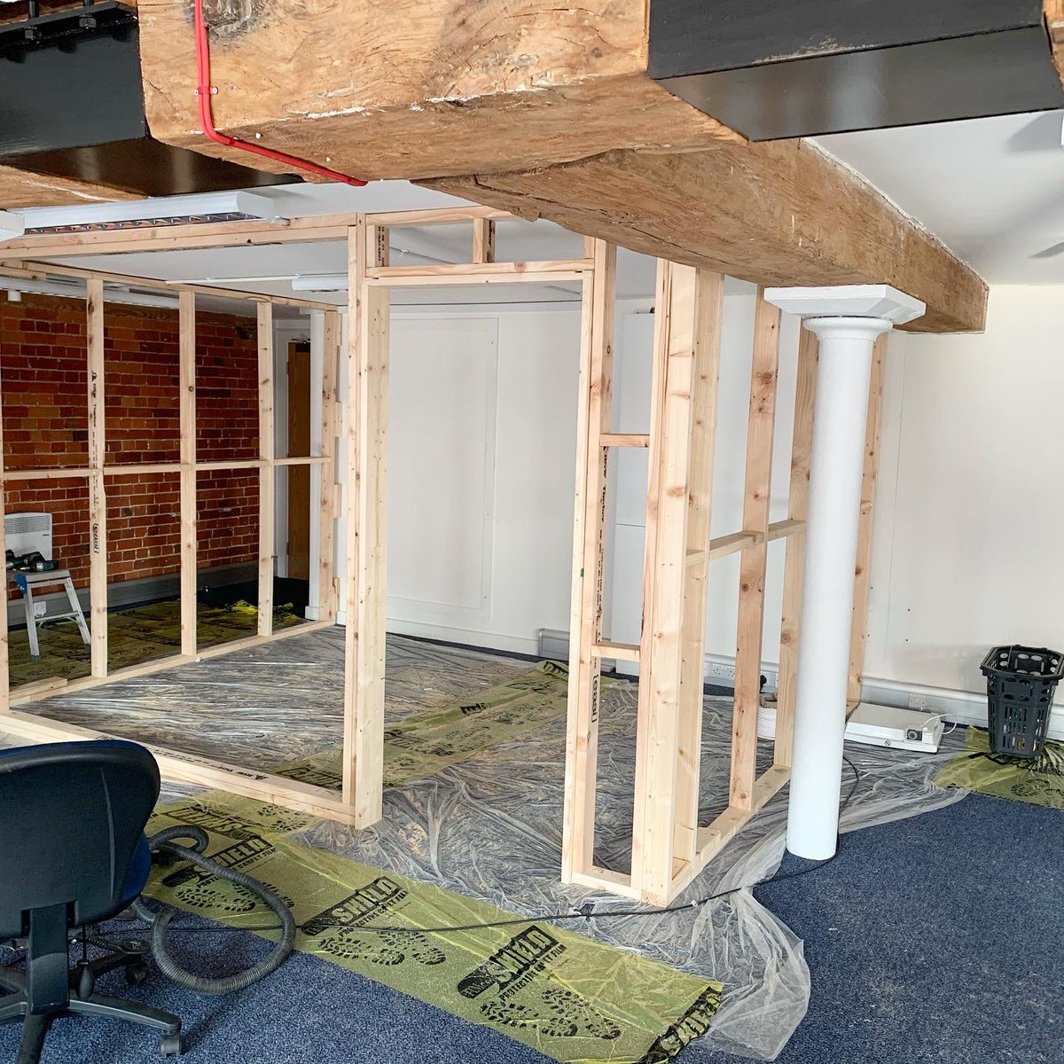 QuaysideWealth's tweet image. We’ve not been hanging around since getting the keys to the new place. Meeting rooms taking shape &amp;amp; the furniture is starting to arrive, from an empty room to a new Quayside HQ and it’s so enjoyable watching it come together! #NewOffice #TeamQuayside #FinancialAdviser #Gloucester