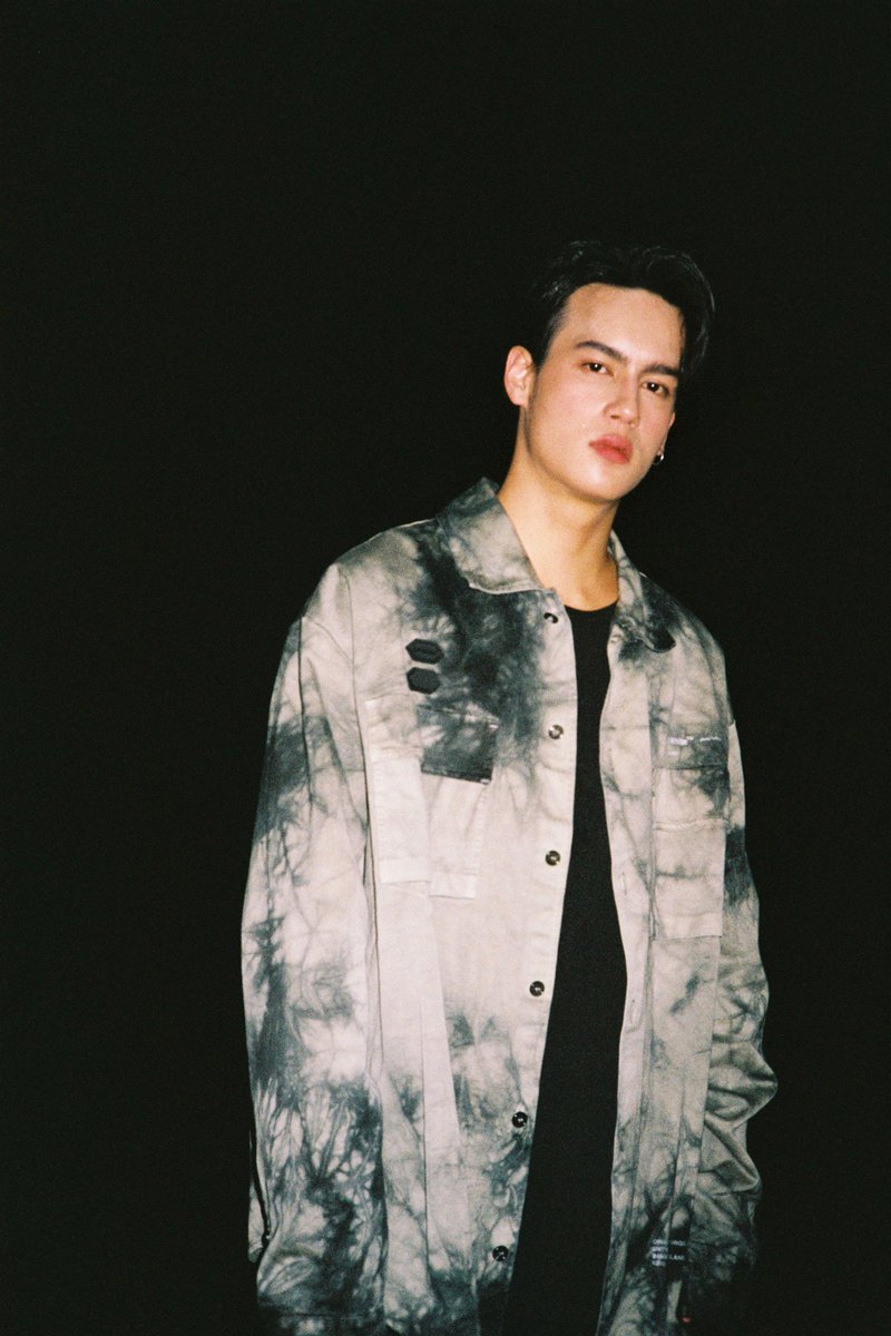 Paris Intarakomalyasut (Ice)22 Oct 1998Portfolio  https://www.youtube.com/playlist?list=PLCUIsYHYpxJNKGShG-QdYeTt-EcHQv5QQNew Gen