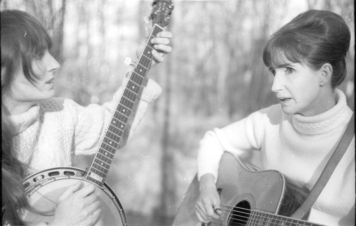 antoninoycinia's tweet photo. Feliz solsticio
👉🏽 https://t.co/DDF87pV7zS
#Carbón #Coal #Minas #Mining #Música #Music #Hazel&Alice #HazelJaneDickens #AliceGerrard #Solsticio #APuntoDeSerNada. ⠀ https://t.co/XzvgbsKbGA