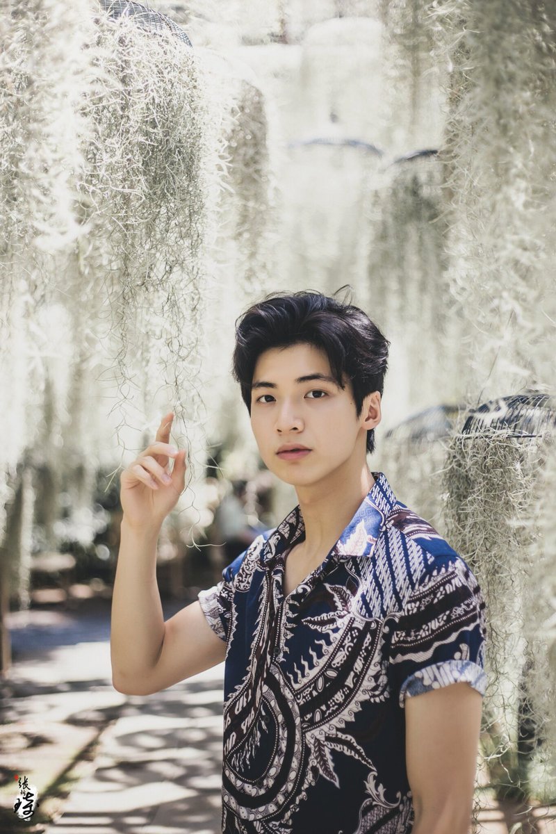 Ponlawit Ketprapakorn (Pond)25 Mar 1999Portfolio  https://www.youtube.com/playlist?list=PLCUIsYHYpxJOteMEicVNHlBRs83tigEqBNew Gen