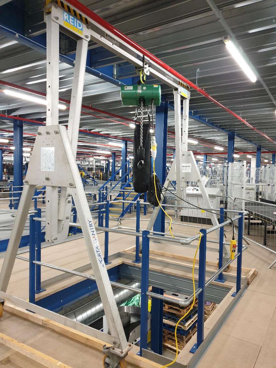 lgh_uk's tweet photo. We’ve been out to https://t.co/MhqNnIoEDq for a job this morning delivering a 3t immediate gantry and a 2t Columbus McKinnon  Lodestar hoist #theliftingexperts https://t.co/zgTgTSdWVU