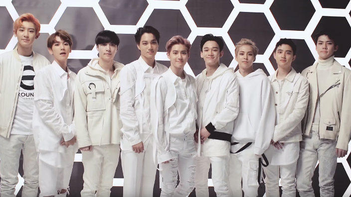 Anggia65994379's tweet photo. Happy 3000 Days Sayang2ku ❤❤
Terima kasih telah mewarnai hidup kami, membuat kami selalu tersenyum dan tertawa. I Love You more than 3000 Boys 🥰
#엑소_3000일_3000만큼_사랑해
#3000DaysWithEXO https://t.co/GMFXJNXYoQ