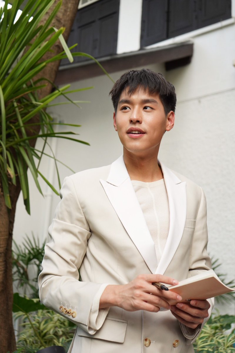 Puttiphong Assaratanakul (Billkin)8 Oct 1999Portfolio  https://www.youtube.com/playlist?list=PLCUIsYHYpxJNBgqtV7tcvZ-gInwRh4qRZNew Gen