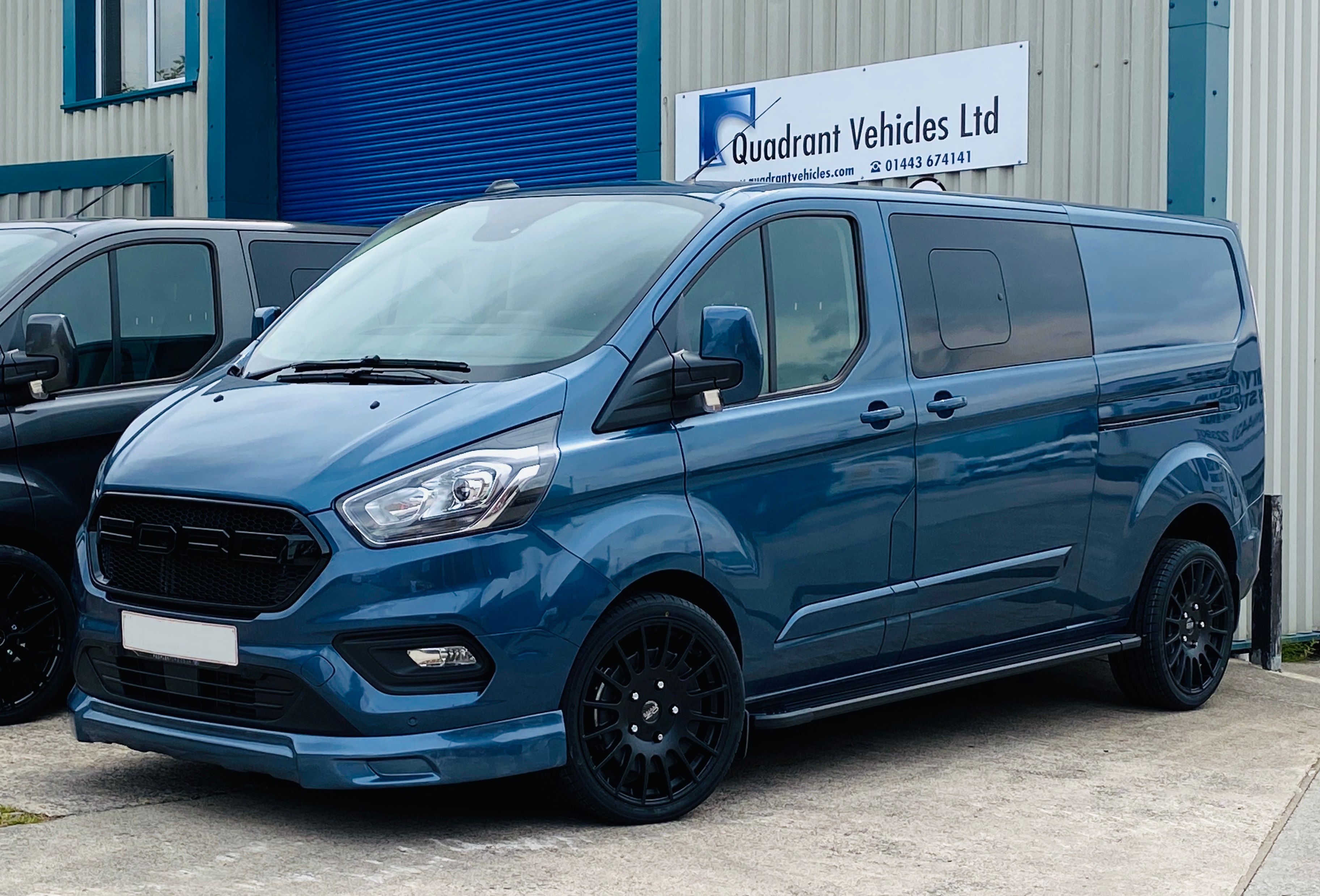 Ford Transit Custom Sport, Chrome Blue Ford Transit Custom Sport, Chrome Blue