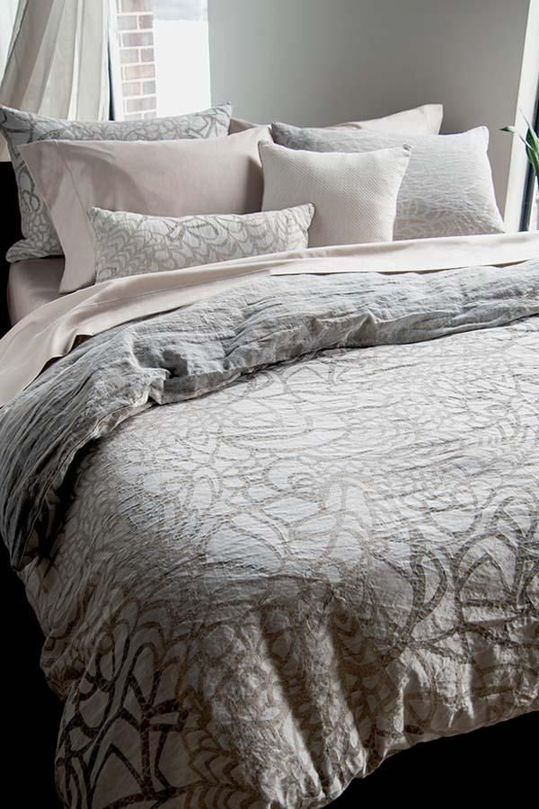 GuildcraftDuvet's tweet photo. Loving how #intricate this yarn dyed woven jacquard boutis is.

This fabric is intended to have a relaxed informal look. Browse this design “Tracery” and more at our online store https://t.co/PXcAPPGCOw (link in bio). https://t.co/KTMdhqb8ii