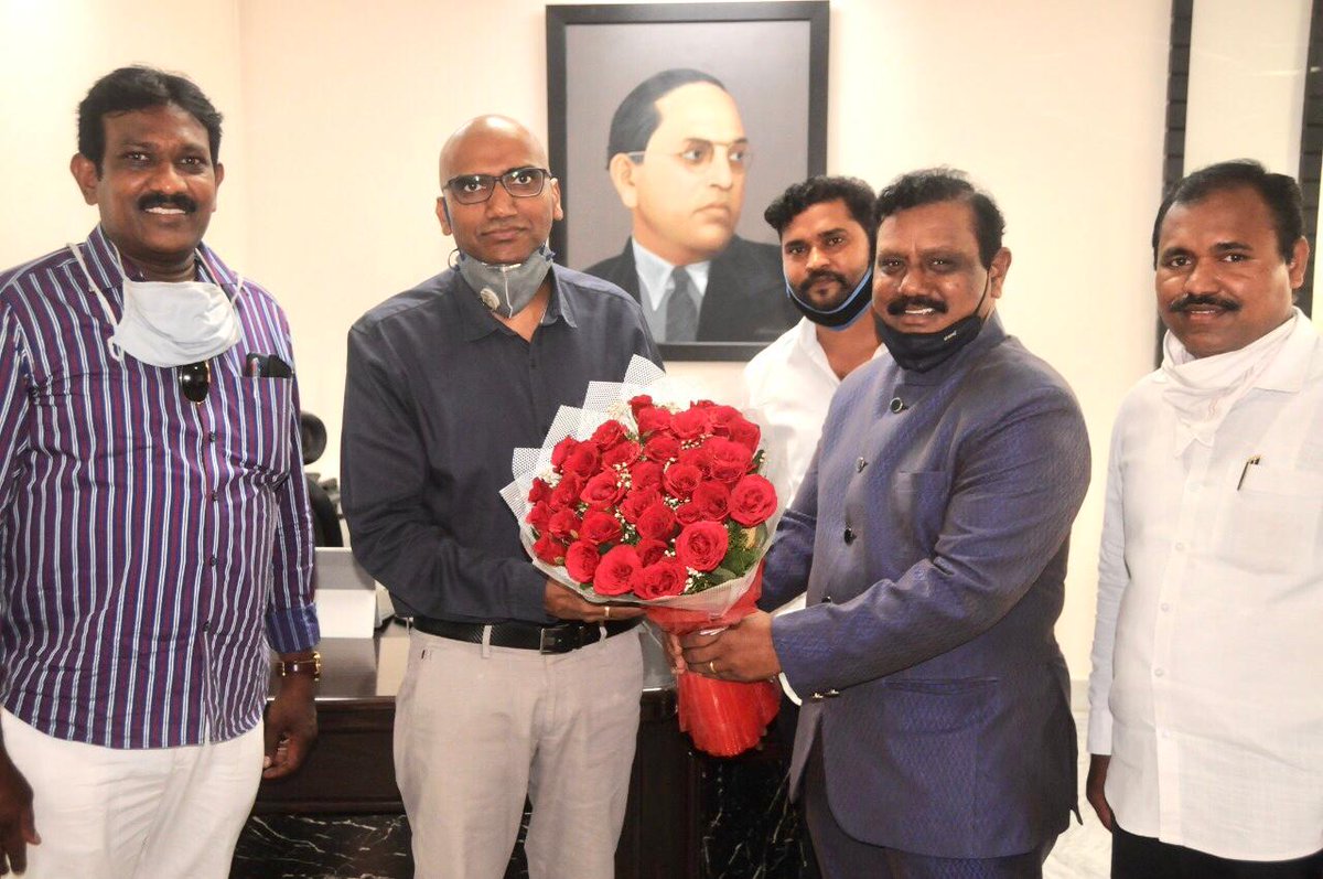 IndPrajaBandhu's tweet photo. Dr A S Ranjeet Ophir, Founder President of India Praja Bandhu Party, paid a courtesy call to Sri R S Praveen Kumar, IPS, the newly appointed Addl DGP, Telangana State. Accompanying him is Mr Noble Runjala, Natl Gen Secretary of IPBP, IPBP Party leaders and Mr Yepuri Somanna. https://t.co/NoEC2pV6aQ