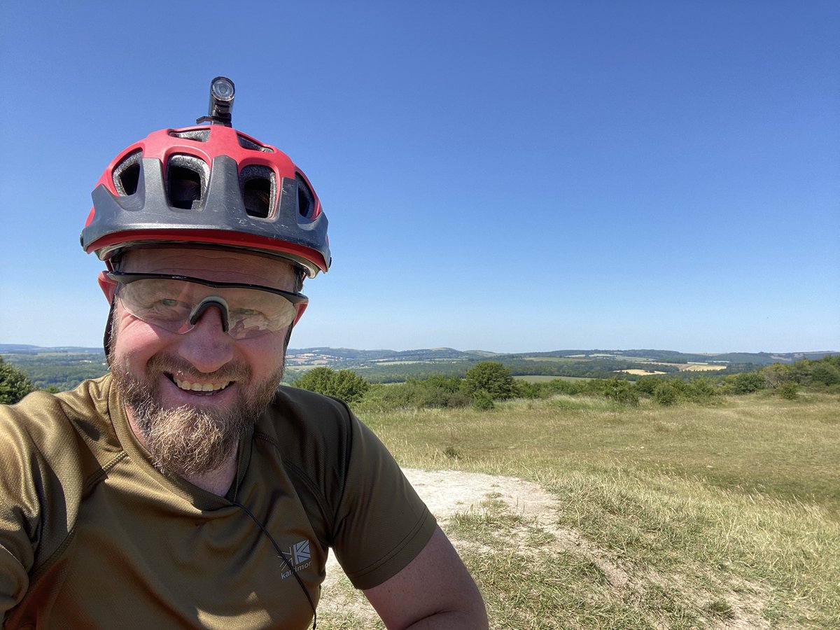 TheAdventurer7's tweet photo. What a stunning day up top is it today. Bit windy but so hot. Awesome 🌞🌞💪🏼💪🏼😎😎🇿🇦🇿🇦 #SAPower 🏴🏴 #ScottishPower #SunPower @Conway_Sean @FYAclothing @QuadLockCase @TazzKT @AldoKane @SteveBackshall @antmiddleton #WhoDaresWins #SAS https://t.co/vFTvzFaCJA