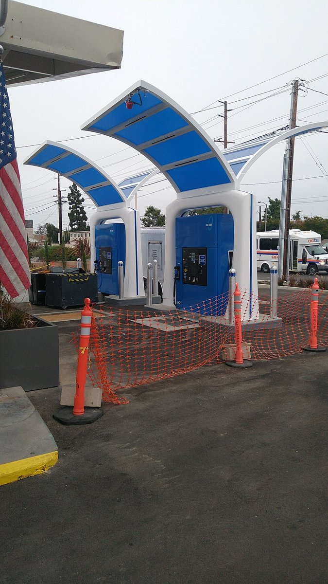 RMorrow_MHR's tweet image. Hydrogen fuleing station being built a mile away from my house. The future is here. @nikolatrevor @nikolamotor