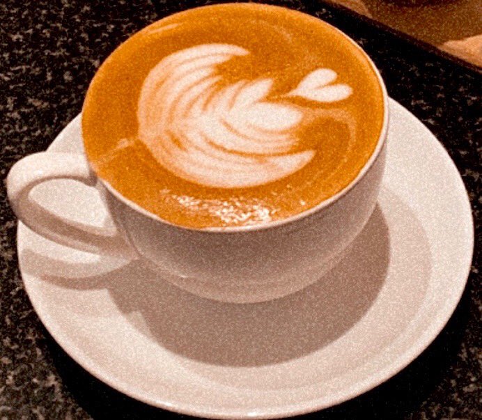 There’s something about a perfectly made latte that just sets the tone for the whole day ...
@commonwealthjoe #patiodining #curbsidepickup #sociallydistanceddining #alfresco
#supportlocalbusiness #visitalexva
#northernvirginiamag 
#washingtonian #washingtonpostfood #delrayva