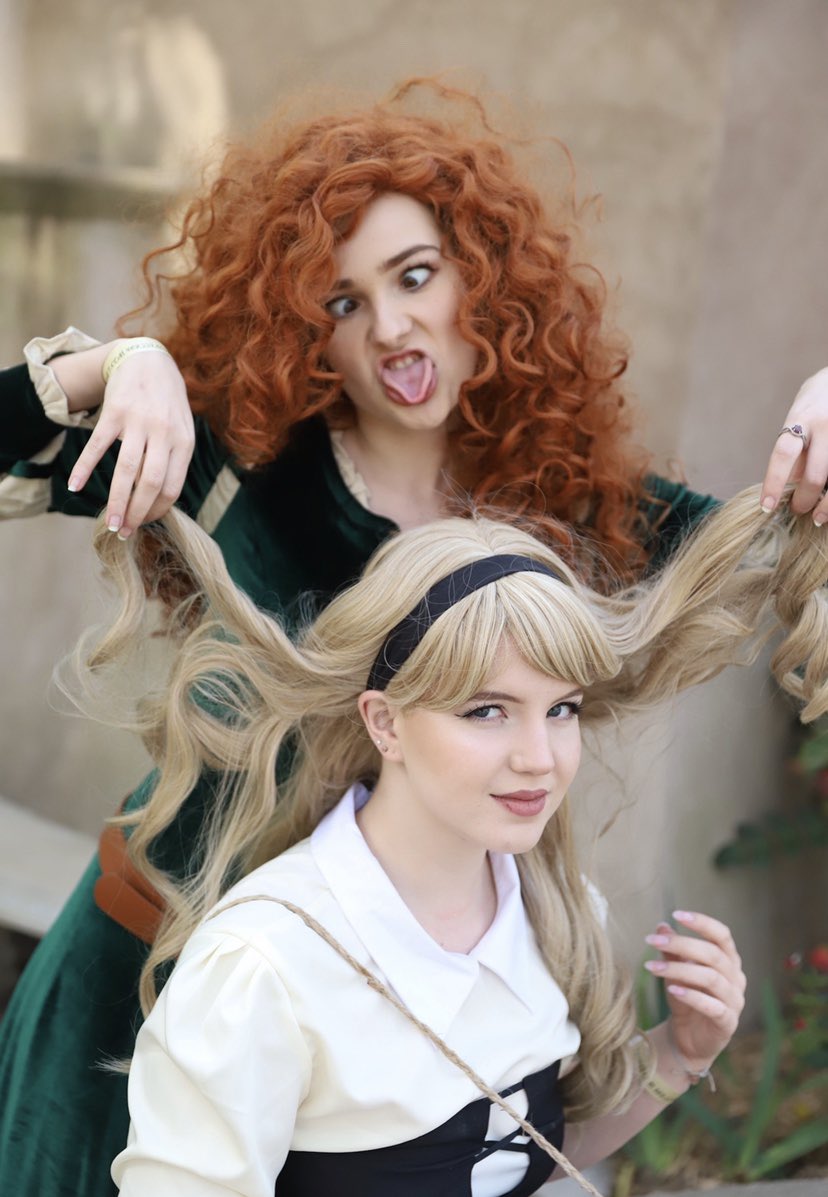 4 pic. Happy Birthday you big dumb baby😘 @theomgcosplay https://t.co/GVbIwyjKcb