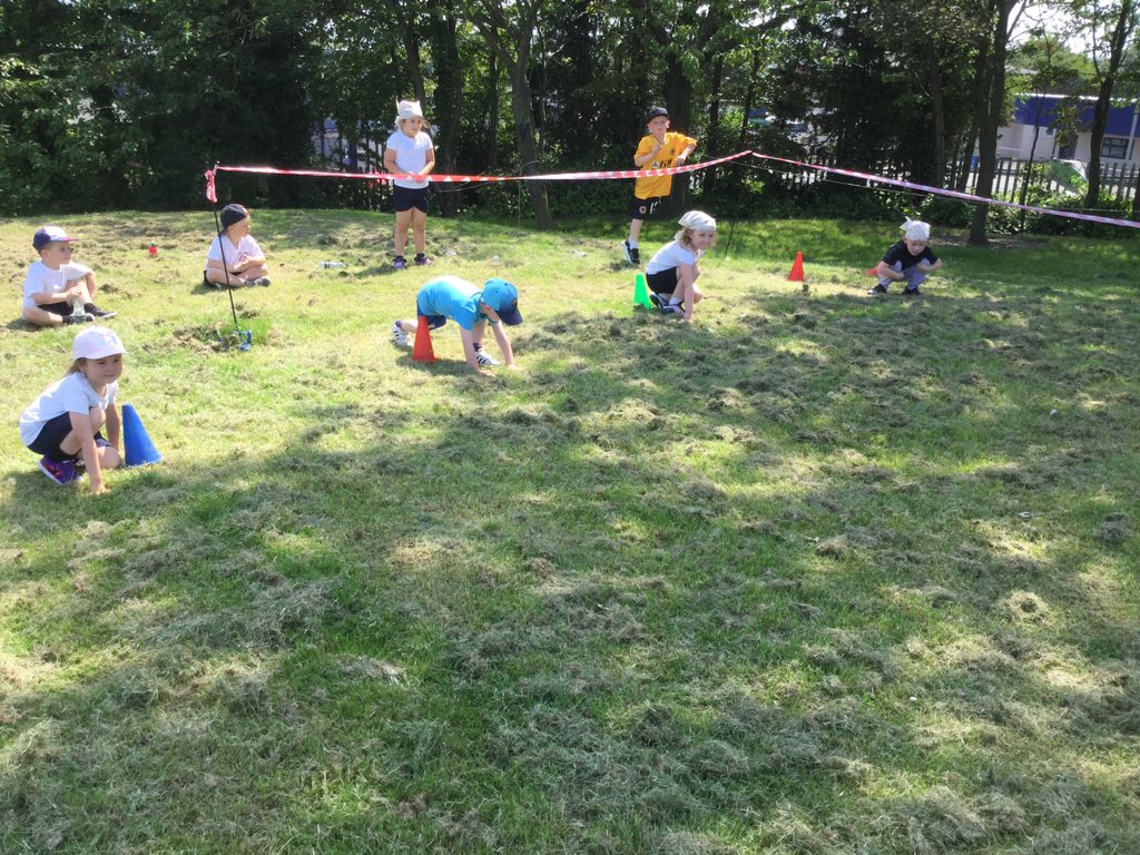 MissMaxfieldREM's tweet photo. Mini bubble sports day. 🏃🏻‍♂️🏃🏻‍♀️ @pe_nsp @mrclydesdalens https://t.co/bWVEqCyH3b