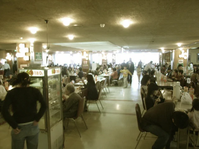 「岩手県花巻市のマルカンビル大食堂」あの頃は幸せだった！