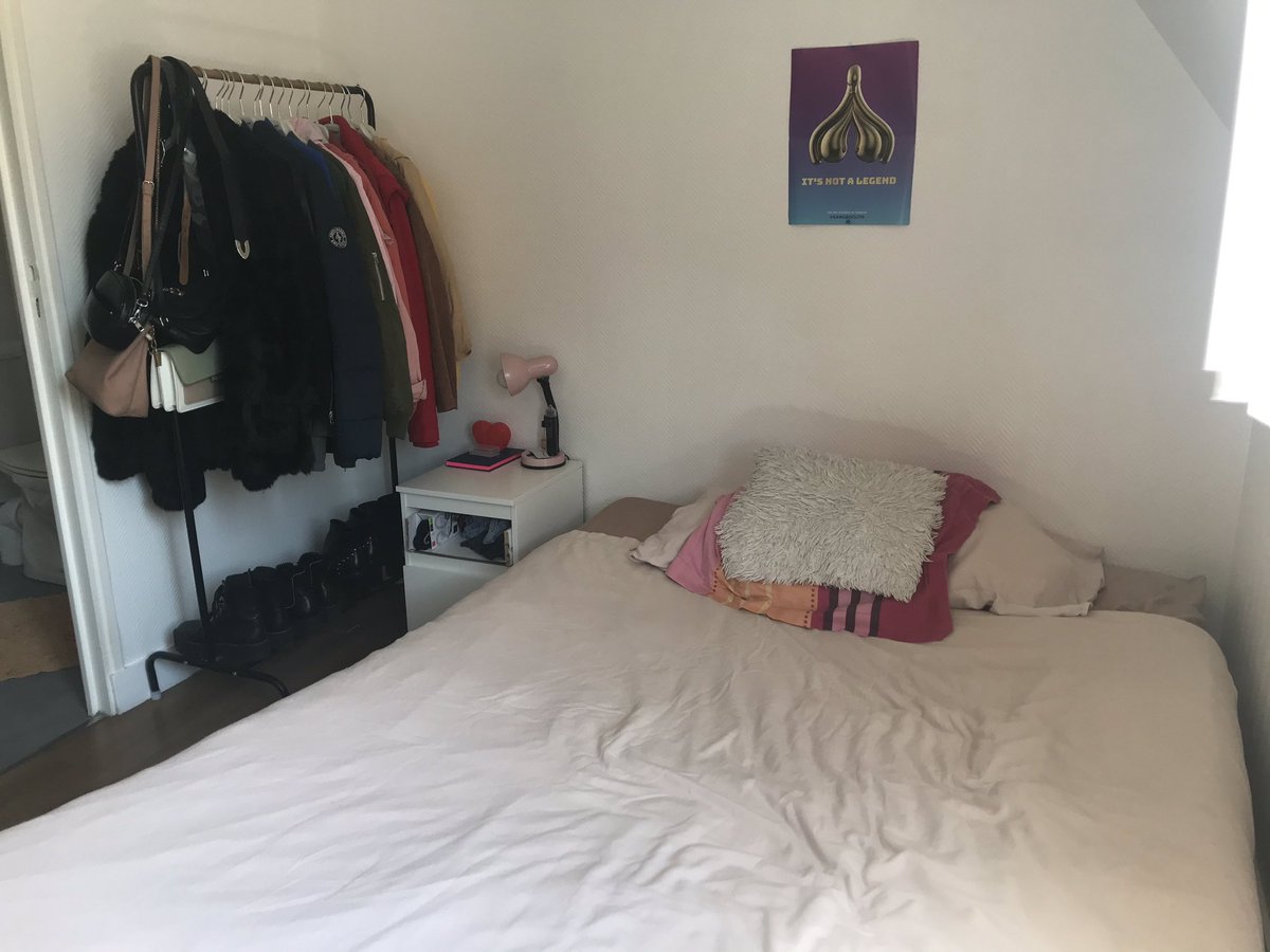ltrvnumber1's tweet photo. hello! 
je quitte mon appartement sur Caen le 3 août, dites moi si il vous intéresse je vous mettrais en contact avec mon agence 🙏🏼
T1 bis avec 1 chambre séparée 
💸400€ charges comprises (sauf élec) 
⏱10mn à pied du centre et 5min de rue ec
RT APPRÉCIÉS🌸 https://t.co/wvkEVx4Y0G