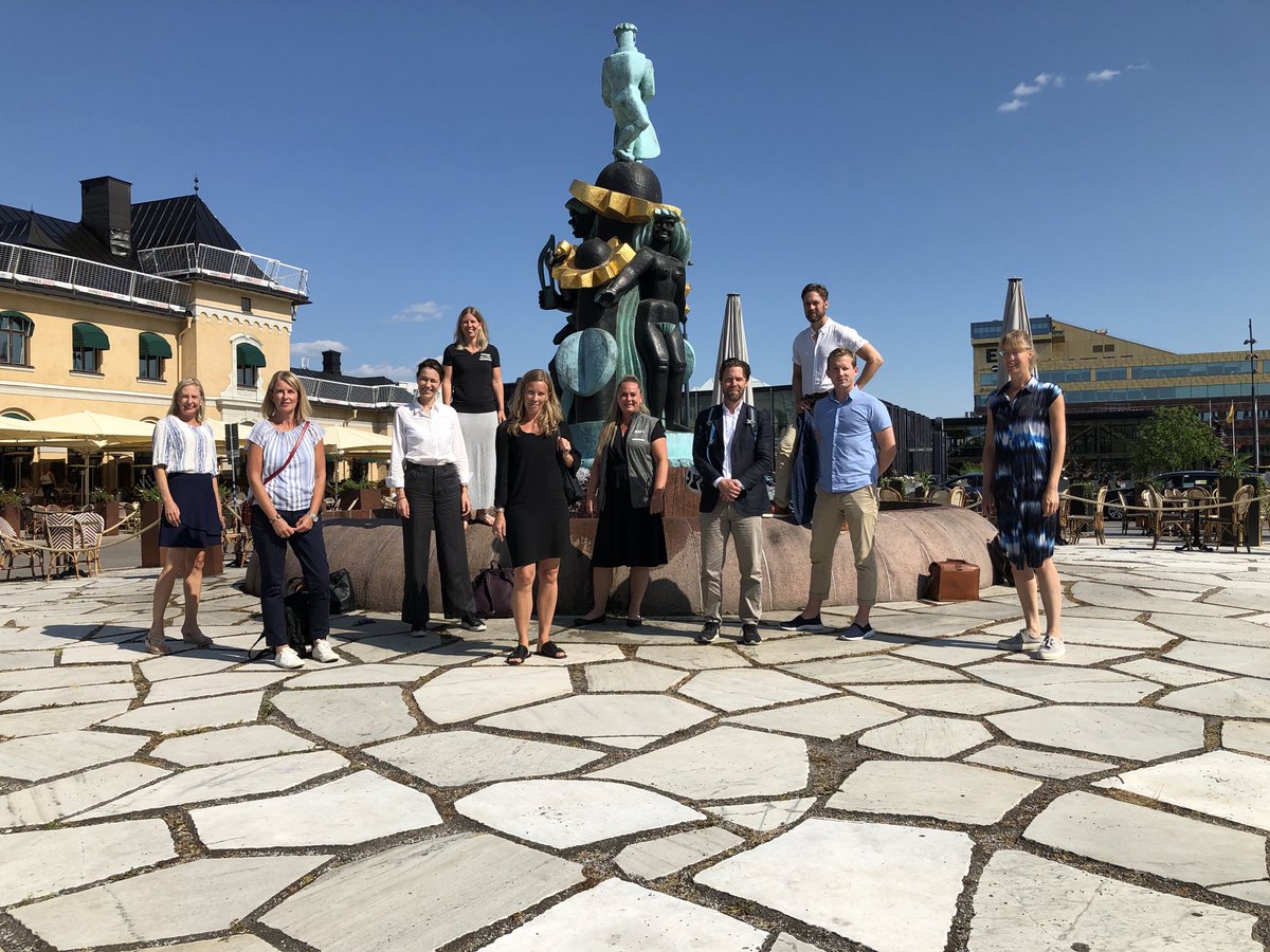 <a href="/socialstyrelsen/">Socialstyrelsen</a> besöker Uppsala ungdomsjour - inspirerande och lärorikt - bl a om hur samlade och kontinuerliga lägesbilder stödjer samverkan, prioritering och gemensamma snabba insatser från olika samhällsaktörer. Tack ⁦⁦<a href="/SamordnareHilde/">Samordnare Hilde</a>⁩