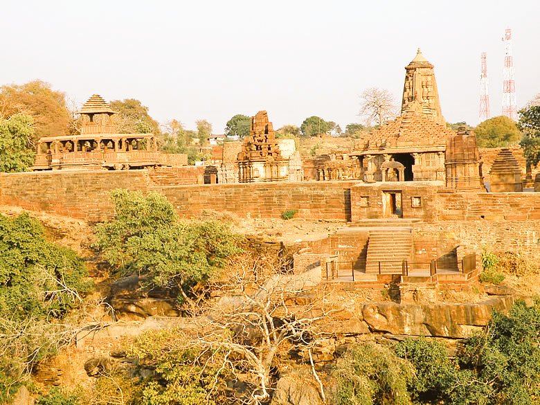 Menal Temple complex in Menal, Rajasthan is a Shiva Temple complex dating back to the 11th century. It is popularly known as Mini Khajuraho and was built by Someshwar Chahamana of the Shakambhari Dynasty.(1/4) @LostTemple7