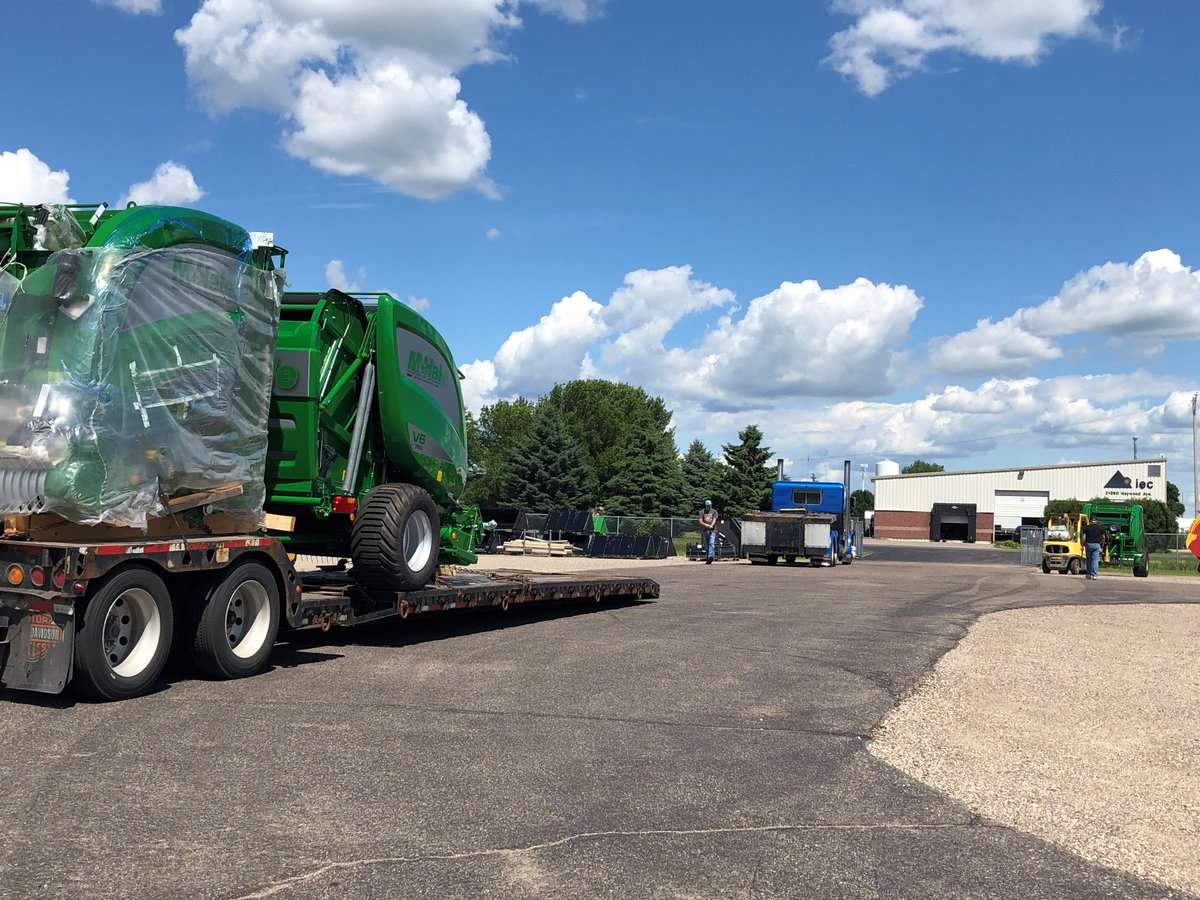 EdneyCo's tweet photo. We unloaded a couple of @McHale V6750 Balers yesterday at the Lakeville warehouse. Hay and forage season is upon us! π
#baler #mchalebaler #hay20 #hayseason #hayandforage https://t.co/2TDcyNoy2G