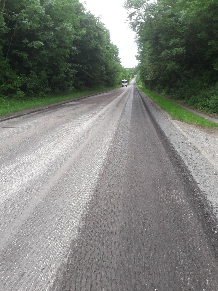 Ringway_NY's tweet photo. Yesterday our #HighwaysHeroes planed out a large resurfacing site at #LowWorsall in preparation for the surfacing course to be laid the rest of this week. We are keeping our roads moving now and for the future #EssentialWorkers @northyorkscc https://t.co/PkHS5CzRiK
