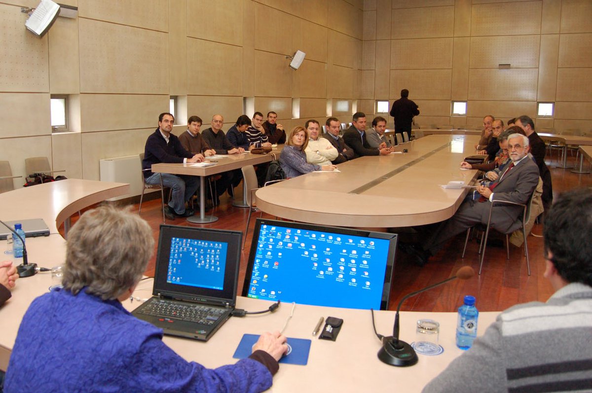 JorgeMiraUSC's tweet image. Gran idea, @IGFAE_HEP👏
Recordamos que #FrancesAllen, #PremioTuring 2006 (primera mujer en conseguir ese galardón, considerado el &quot;Nobel de la computación&quot;), fue participante del #ProgramaConciencia en 2008, con una semana plena de actos en Galicia.

usc.es/es/cursos/conc…